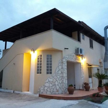 Bed and Breakfast Il Piccolo Nido Borgo Montenero Екстер'єр фото