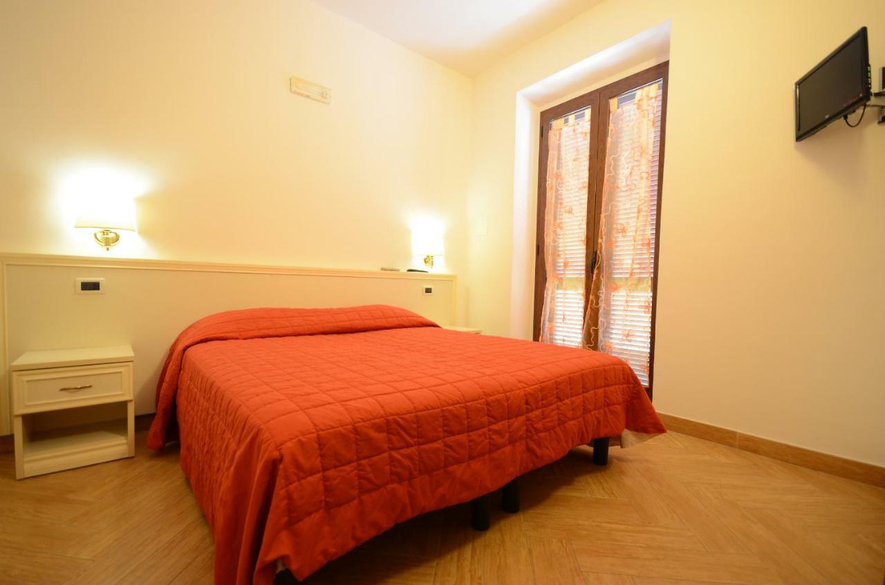 Bed and Breakfast Il Piccolo Nido Borgo Montenero Екстер'єр фото