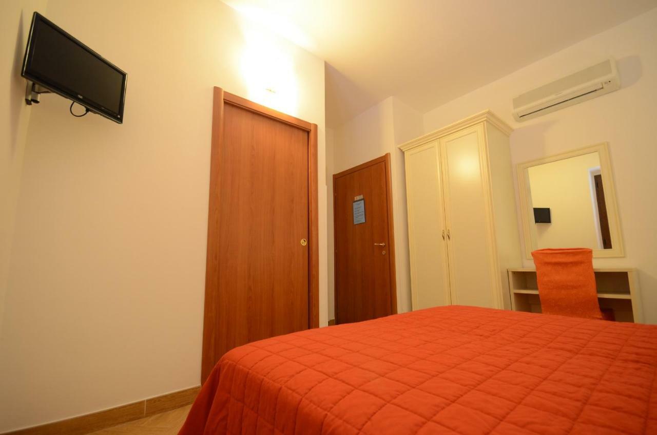 Bed and Breakfast Il Piccolo Nido Borgo Montenero Екстер'єр фото