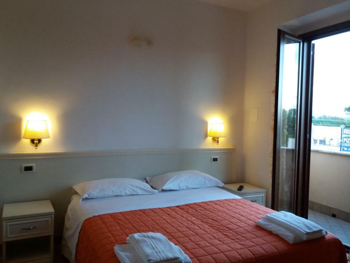 Bed and Breakfast Il Piccolo Nido Borgo Montenero Екстер'єр фото
