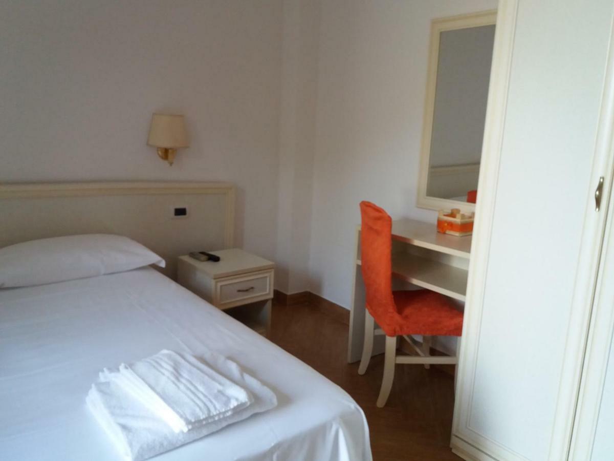 Bed and Breakfast Il Piccolo Nido Borgo Montenero Екстер'єр фото
