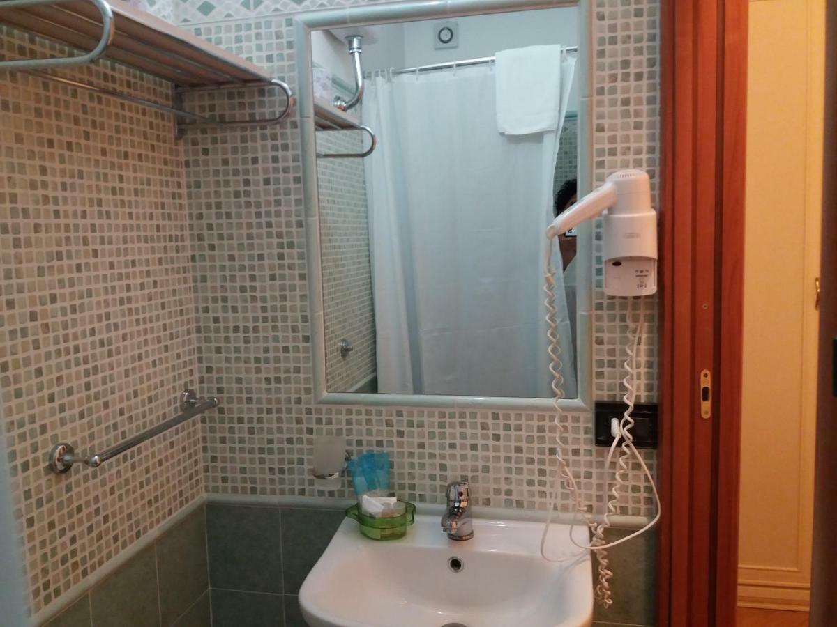 Bed and Breakfast Il Piccolo Nido Borgo Montenero Екстер'єр фото